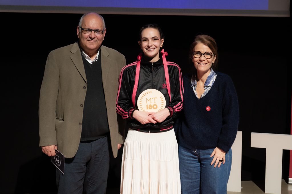 albane_avec_son_premier_prix